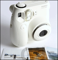 valentines-gift-ideas-fuji-instant-camera.png